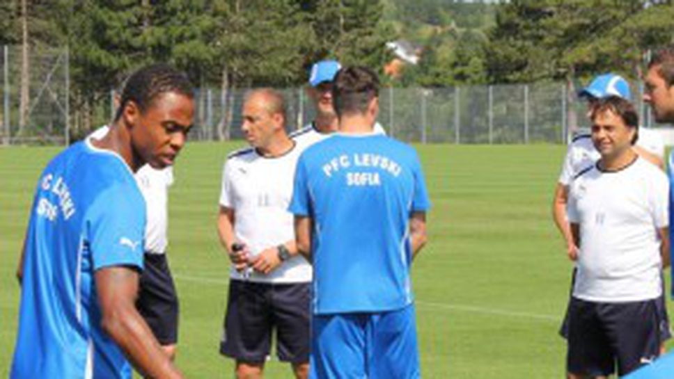 Бурни аплодисменти за треньора рожденик