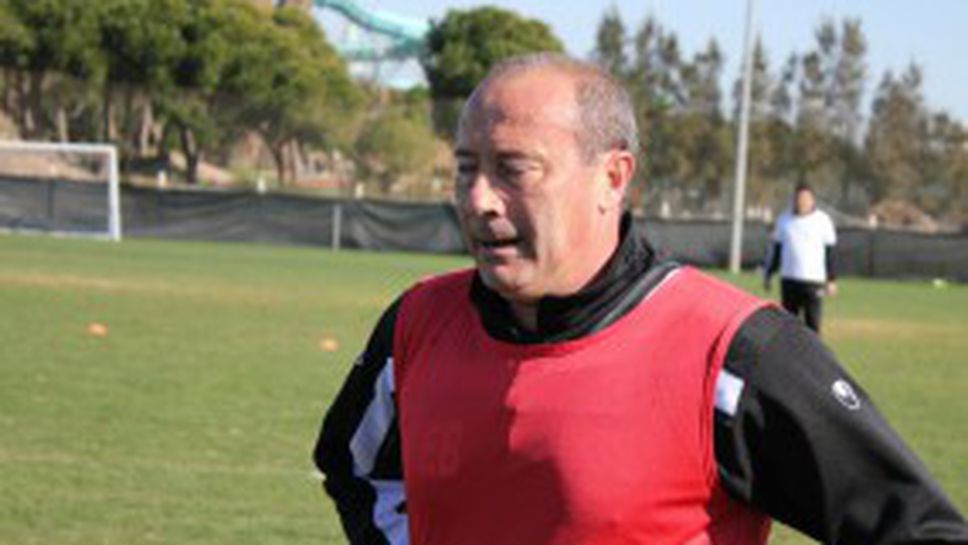 Кокала изгони един французин, друг го сменя до часове