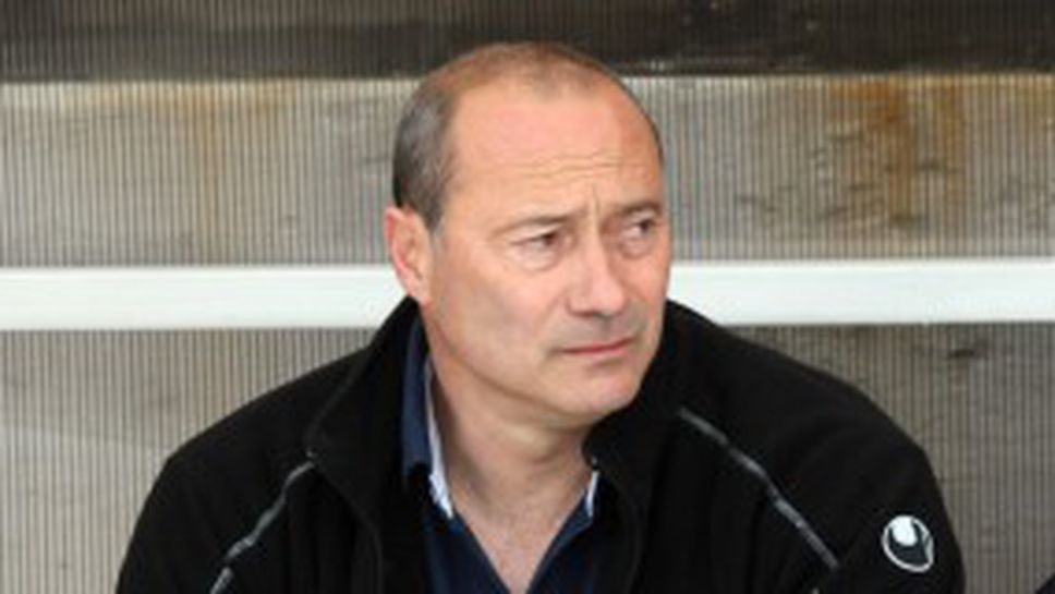 Емил Велев доволен от победата, но не и от играта