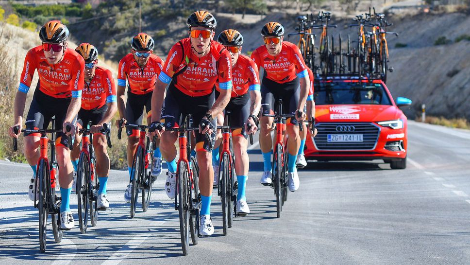 Полиция нахлу в домовете на колоездачите от тима на Бахрейн Викториъс