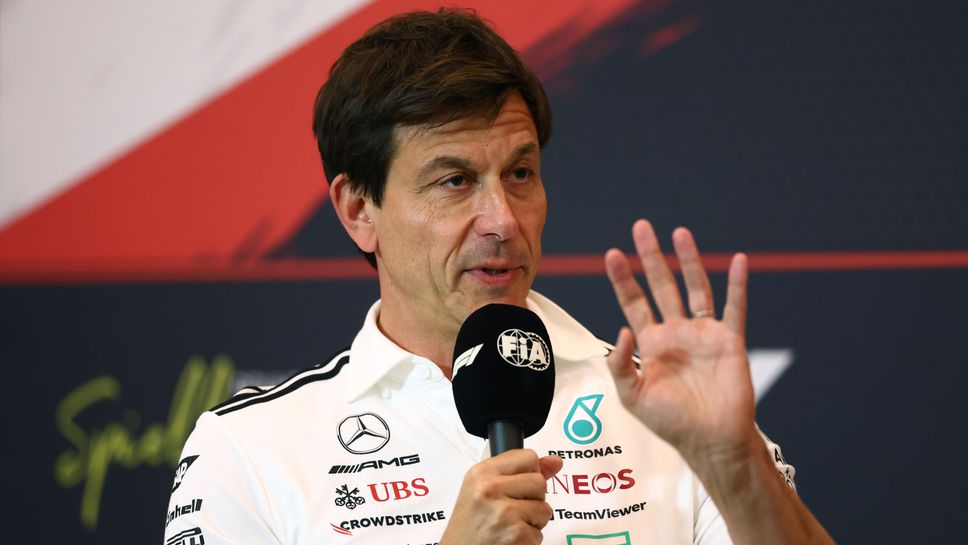 Шефът на Мерцедес Тото Волф също коментира ситуацията в Макларън