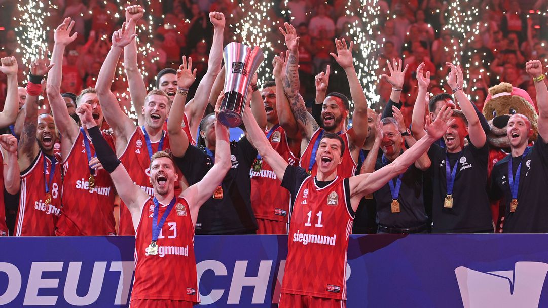 Байерн Мюнхен защити титлата си в Германия