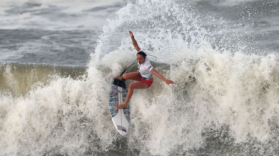 Американка от Хаваите триумфира в дамския сърф