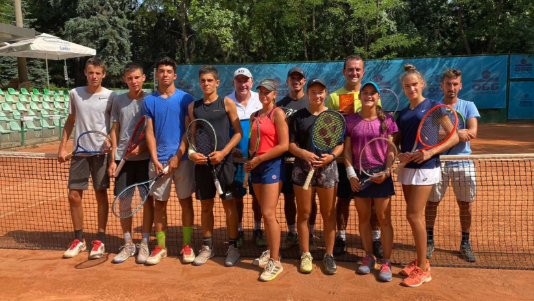 Тенисистите до 18г. проведоха лагер преди отборните европейски първенства