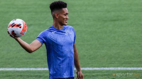  Станимир Стоилов гневен на Цунами поради рискова игра на подготовка 