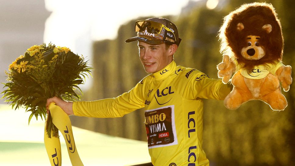 Десетки хиляди заляха улиците на Копенхаген, за да посрещнат шампиона от "Тур дьо Франс" Йонас Вингегор