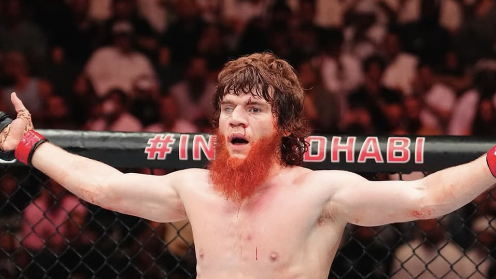 Шарабутдин Магомедов претърпя няколко трудни момента но в крайна сметка