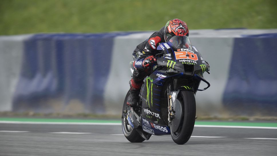 Въпреки сериозно падане Куартараро оглави класирането на „Силвърстоун“