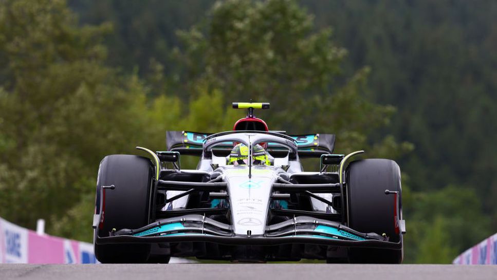 Хамилтън: Мерцедес изостава много на “Спа”