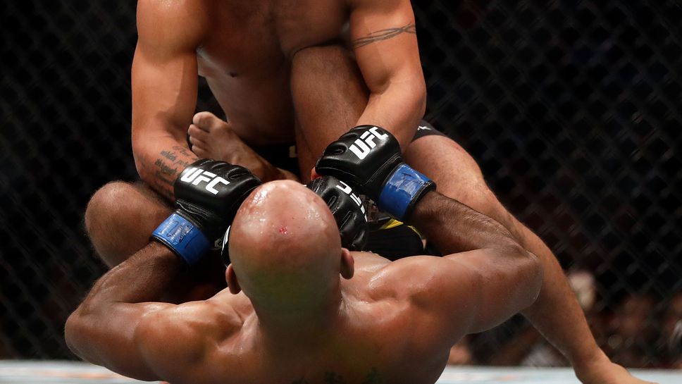 Джонсън е шампион в ОNE след страхотен нокаут над Мораес