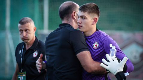 Викнаха Лапоухов за мачовете с Гърция и Шотландия