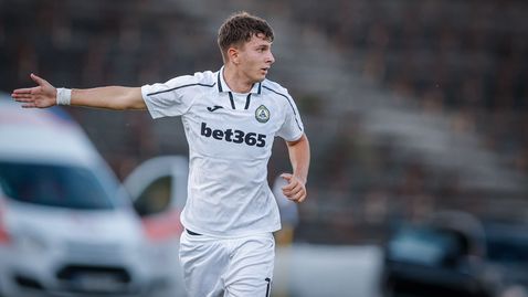 Славия превзе Пловдив с голове на свои кадри и вече е осминафиналист