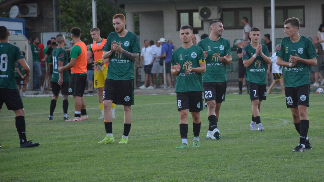 Нефтохимик вкара три пъти на Гигант