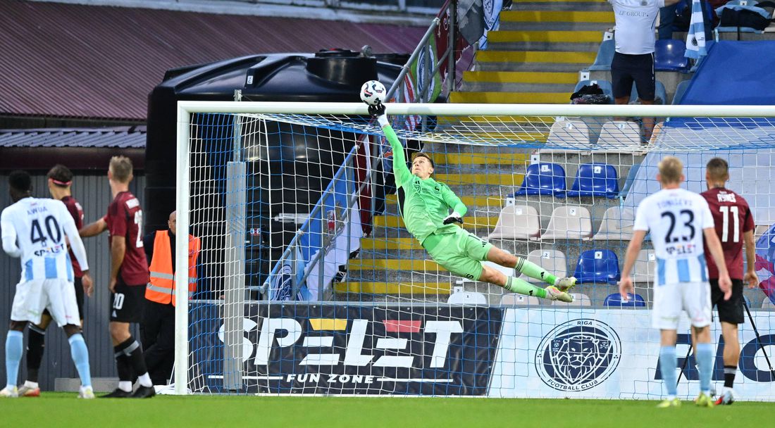 Спарта потрепери, но елиминира Рига