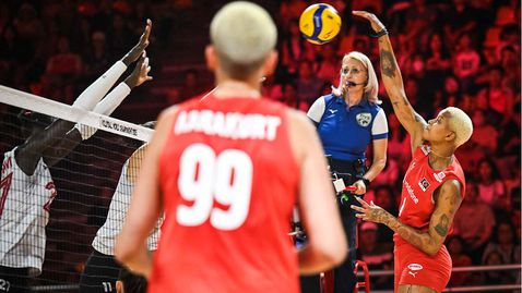 Канада затрудни европейския шампион Турция, но само в един гейм