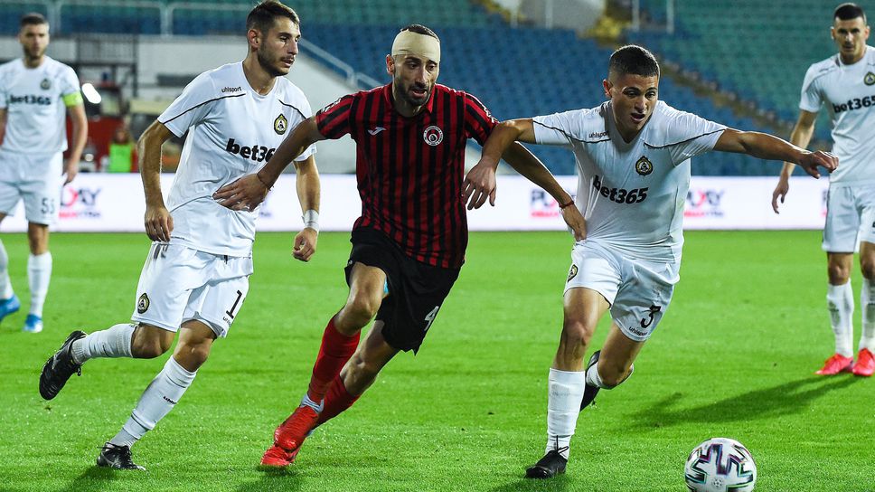 Меле и минимална победа за Локомотив (София) белязаха завръщането на столичното дерби със Славия