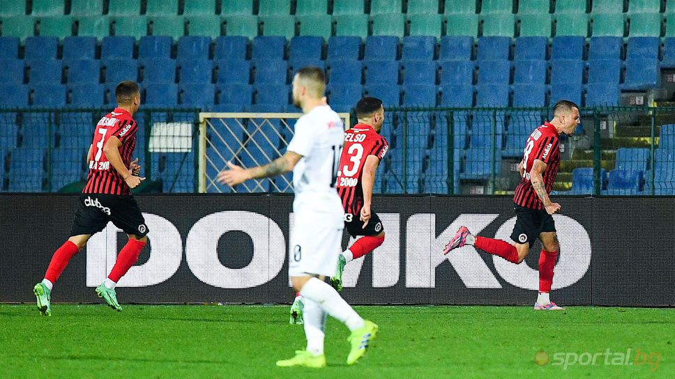 Октавио откри за Локомотив (София) срещу Славия