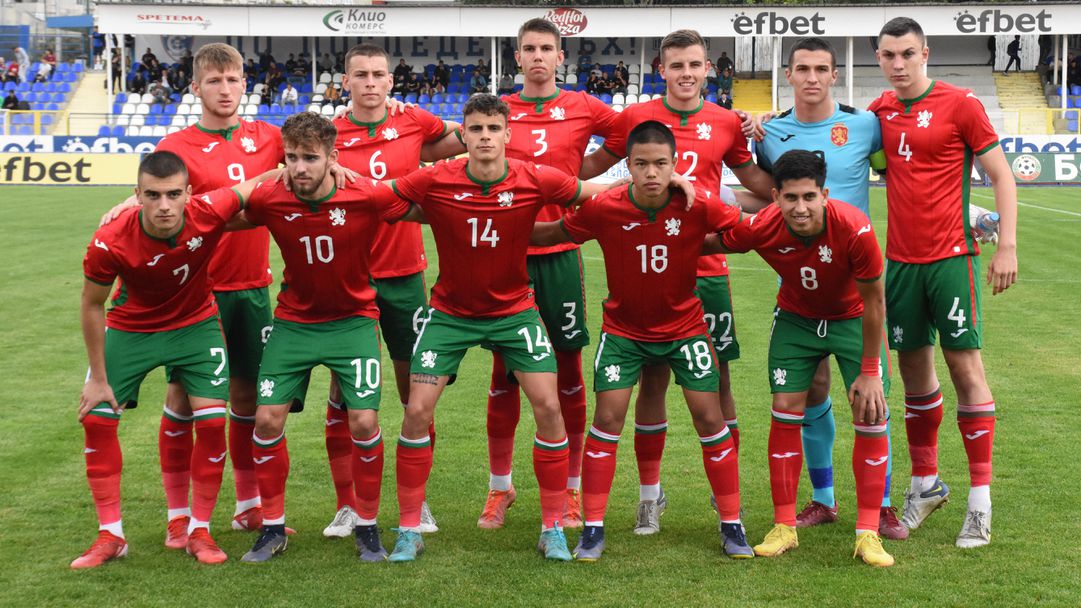 Класирането на България U19 напред за Евро 2023 ще зависи от други мачове след нелеп автогол и глупав червен картон