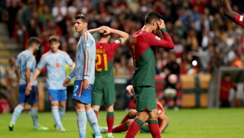  Испания изтръгна трагична победа в последната минута против Португалия и се класира за финалната четворка 