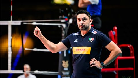 Италия уволни Давиде Мацанти, гласят големият Хулио Веласко за наследник