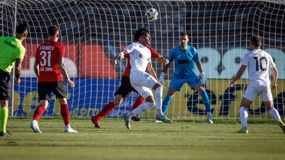 Локомотив (Сф) 0:0 Хебър, отмениха гол на Кобрата от Тунис