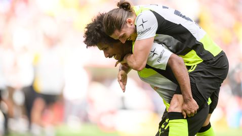 Борусия (Дортмунд) записа четвърта поредна победа и продължава да преследва Байерн