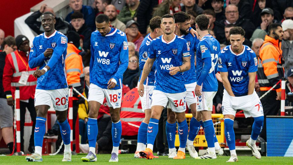 Съндърланд удари Нотингам Форест като гост, Постекоглу е без победа вече в пет мача