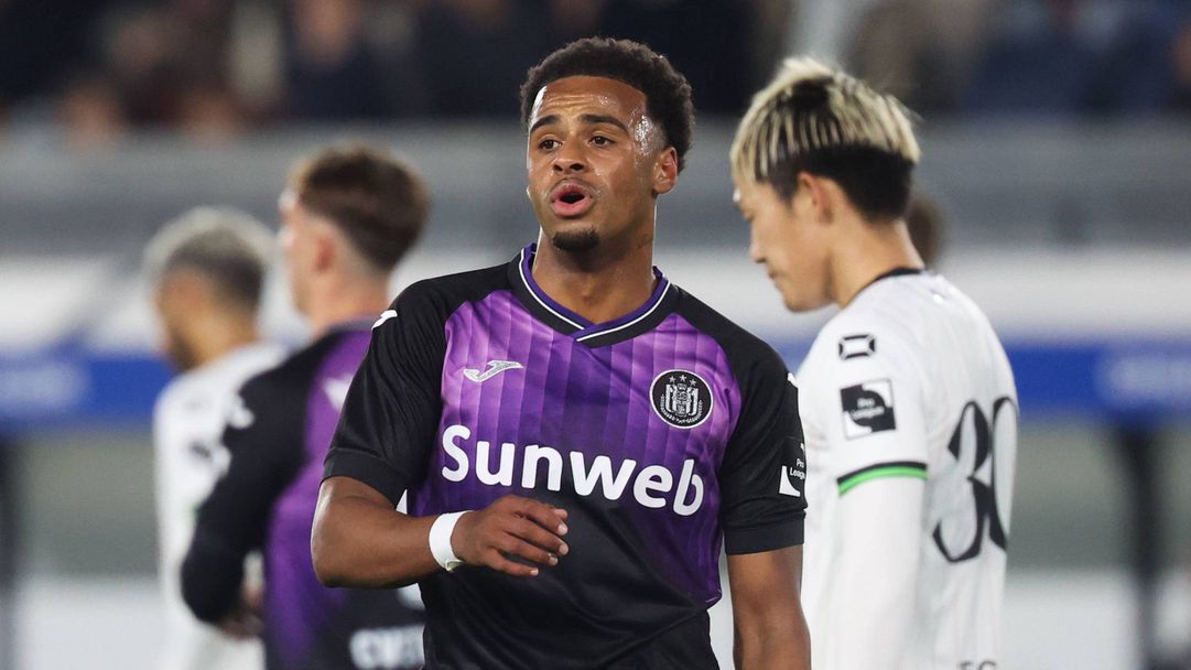 Андерлехт отново стъпи накриво