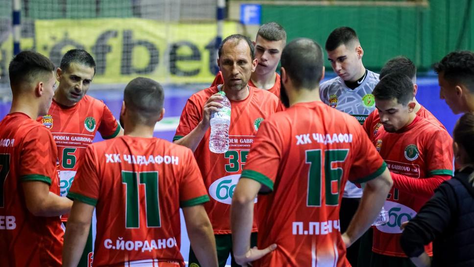Чардафон повели вицешампиона Шумен 61 на старта на сезона по хандбал