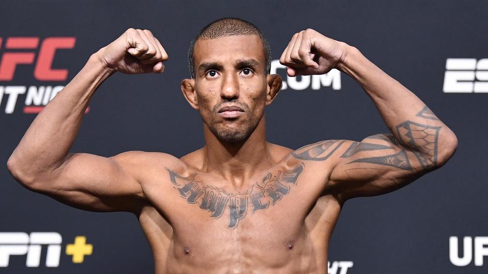 Стряскащ завършек на главната битка на UFC в Лас Вегас