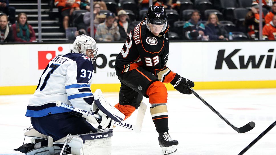 Уинипег надви Анахайм в здрава битка