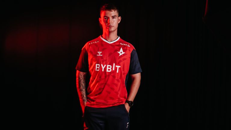 Легендарният снайперист Николай device Рийдз се завърна в Аstralis 27 годишният