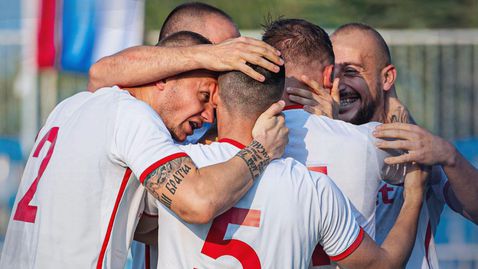 България записа летящ старт на Световното по мини футбол