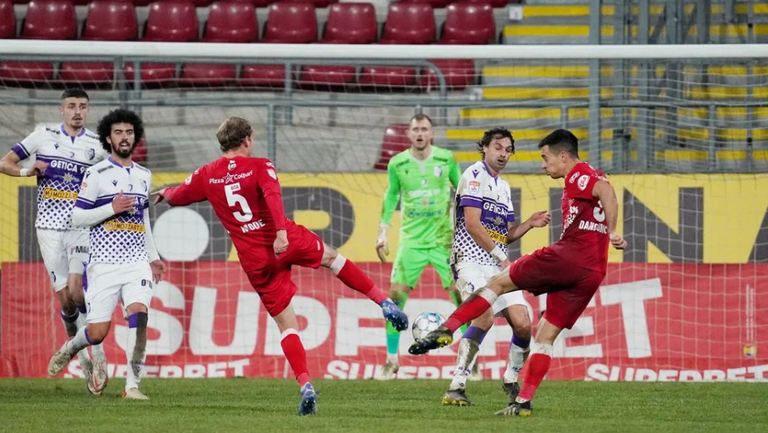  Райнов и Арджеш с значима победа като посетител 