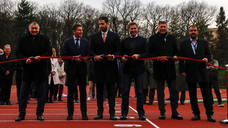 Себастиан Коу и Добромир Карамаринов откриха нов атлетически комплекс в Белград