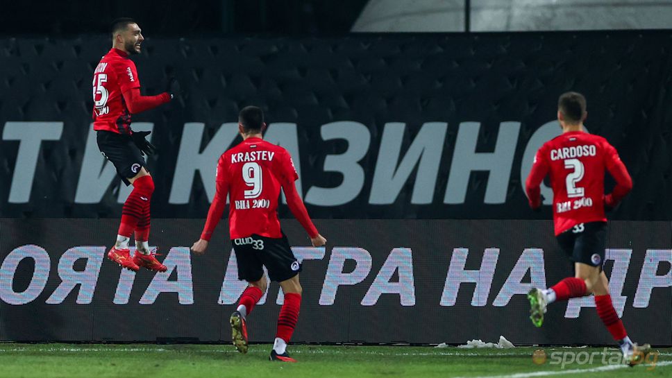 Димитър Митков изравни срещу Левски с втория си гол в мача след спорна дузпа