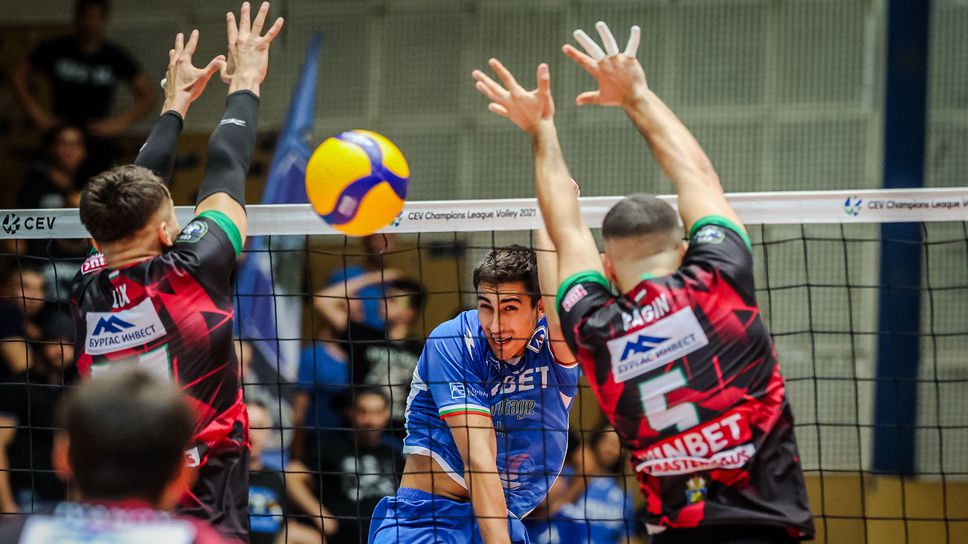 Левски приема шампиона Нефтохимик в дербито на НВЛ