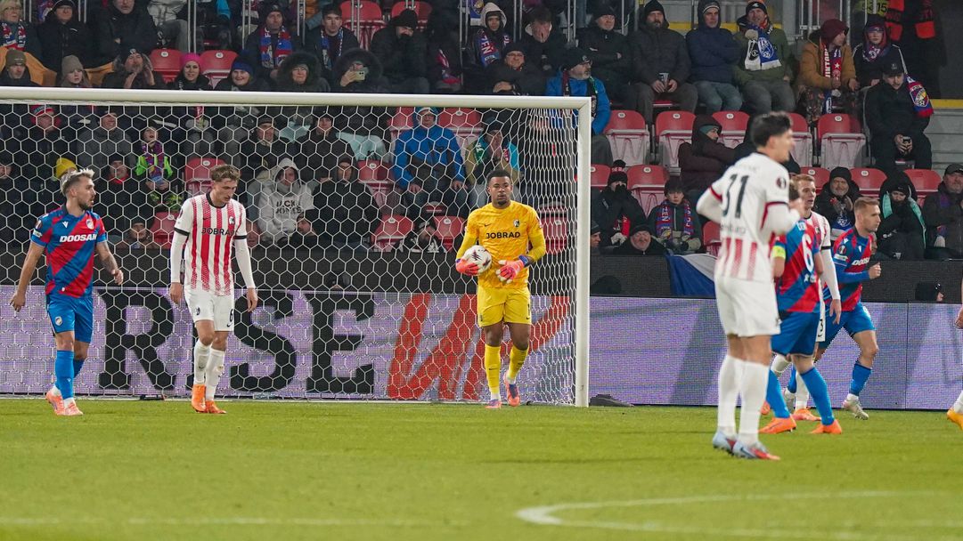 Двама вратари блеснаха в двубоя между Виктория (Пилзен) и Фрайбург