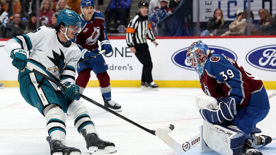 Вратарят Макензи Блекууд направи 26 спасявания за втори пореден мач