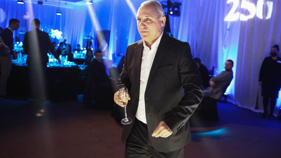 Христо Стоичков: 74 години слава!