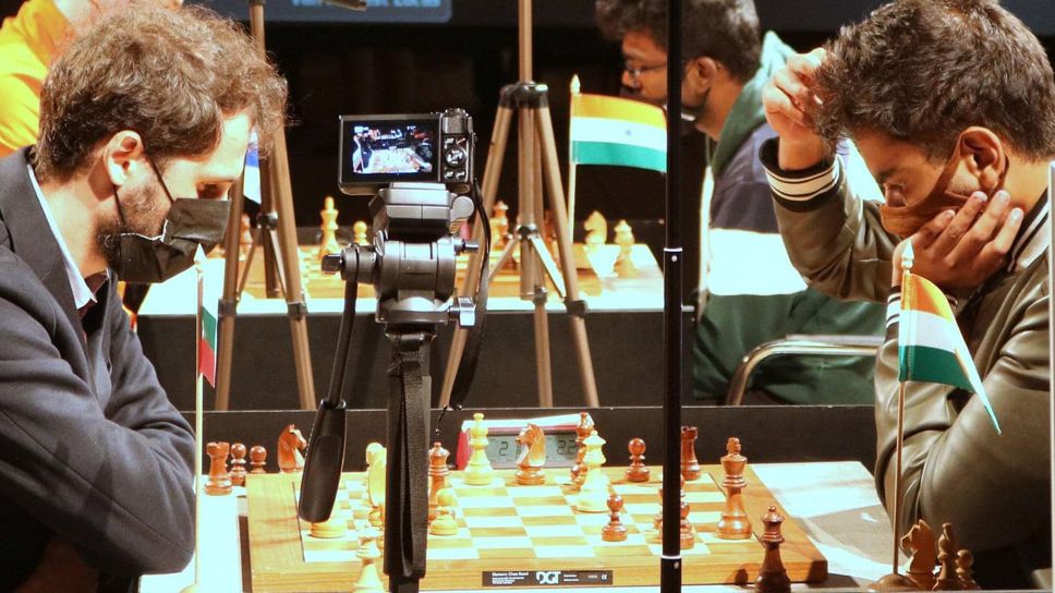 Чепаринов започна Световното по ускорен шахмат с три победи и две ремита