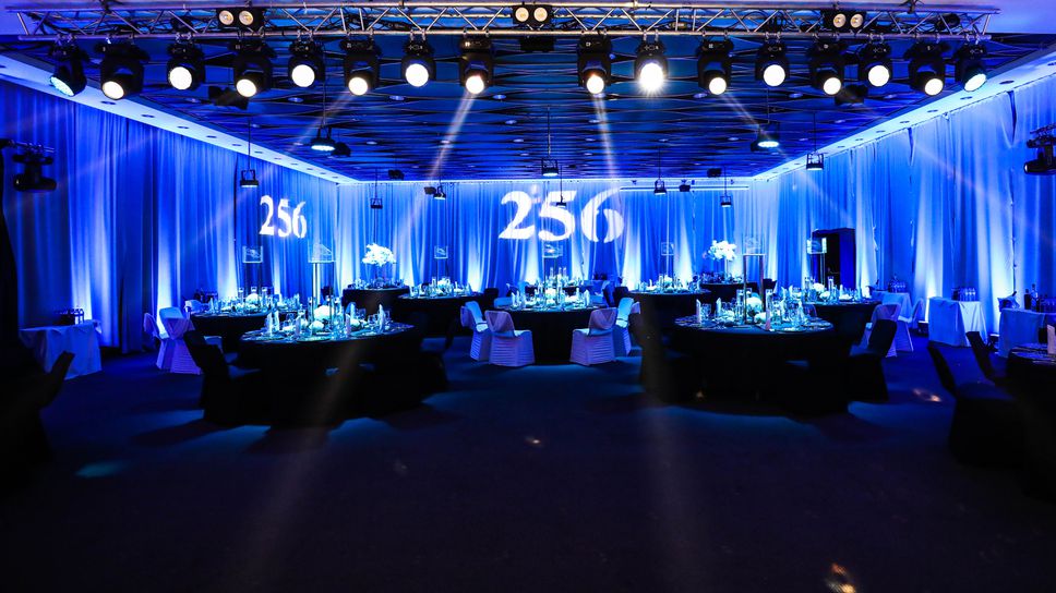 Тържество на рекордьора по голове в българския футболен елит Мартин Камбуров