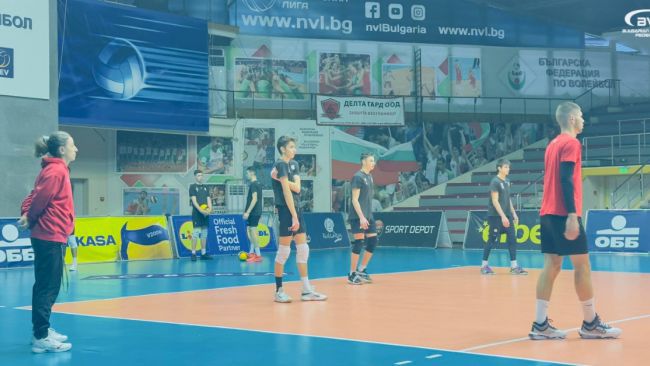 Волейболните национали U18 заминаха на подготовка в Италия