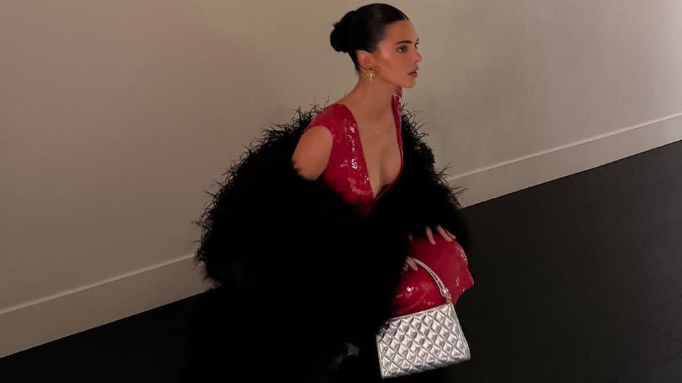 Кендъл Дженър отново прикова вниманието на своите 285 млн последователи