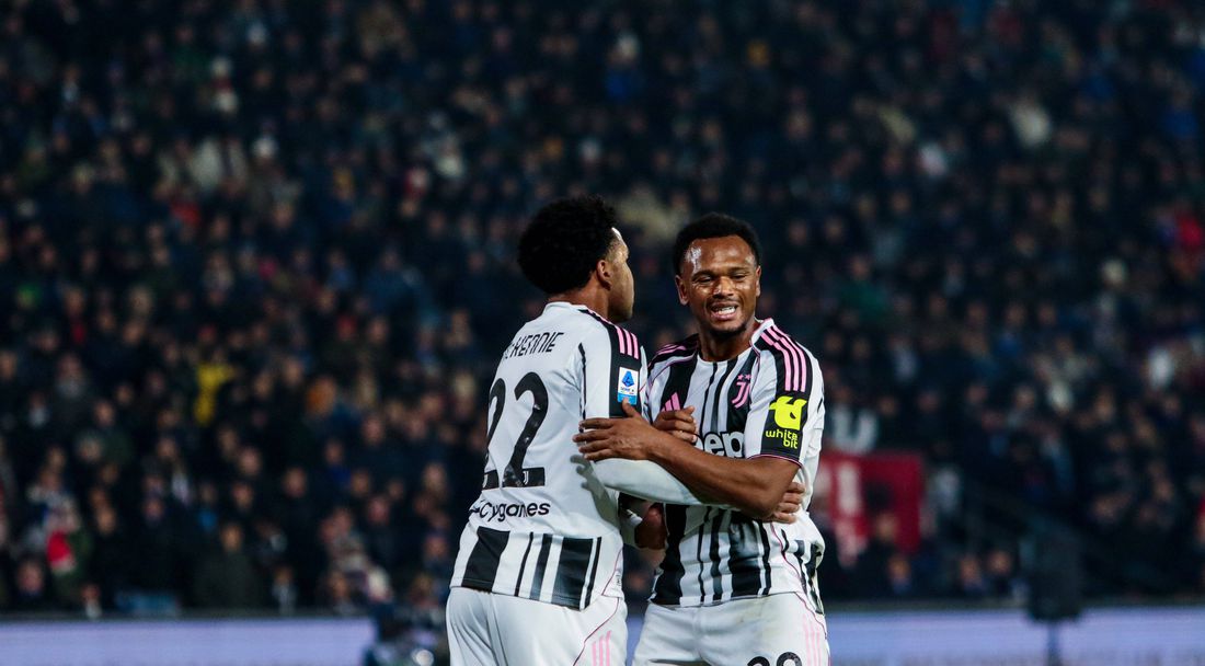 Ювентус проспа почти цял мач срещу предпоследния, но късни голове пратиха "бианконерите" в топ 4