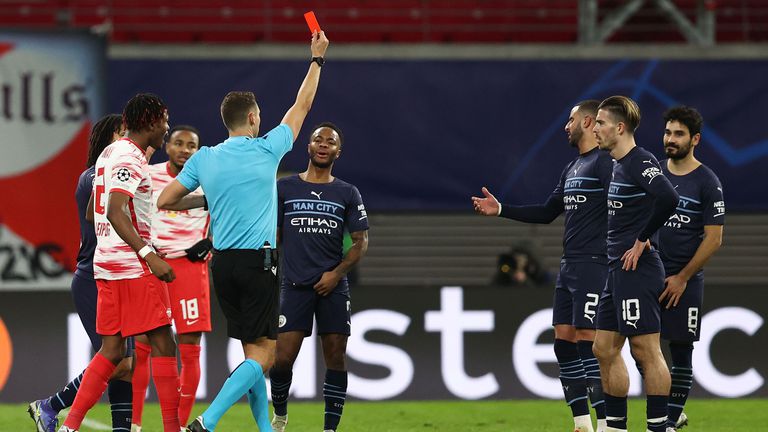  Ман Сити остава без Уокър за три мача от Шампионската лига 