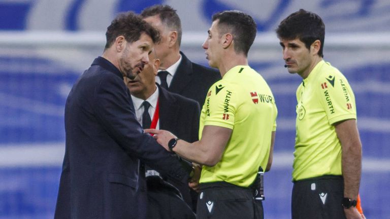 Наставникът на Атлетико Мадрид Диего Симеонае даде пресконференция преди утрешното