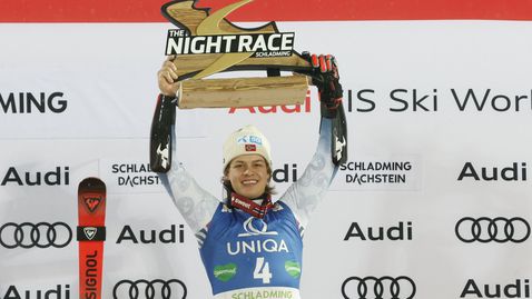 Стеен Олсен спечели нощния гигантски слалом в Шладминг