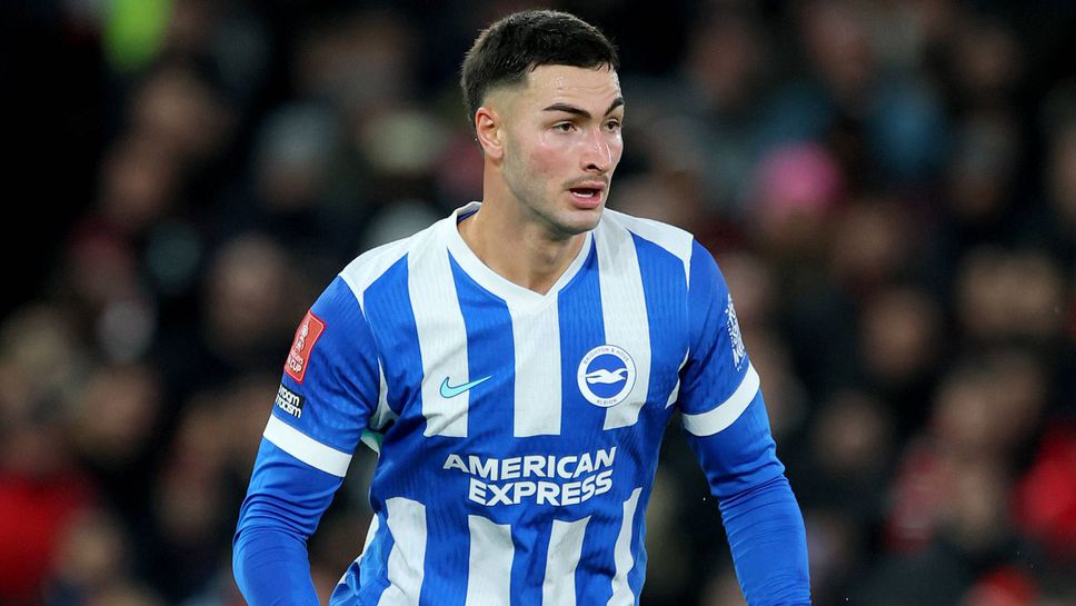 Защитникът на БрайтънДиего Копола ще доиграе сезона във френския Париж