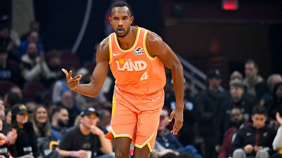 Тежкото крило на тима на Кливланд Кавалиърс Еван Мобли е